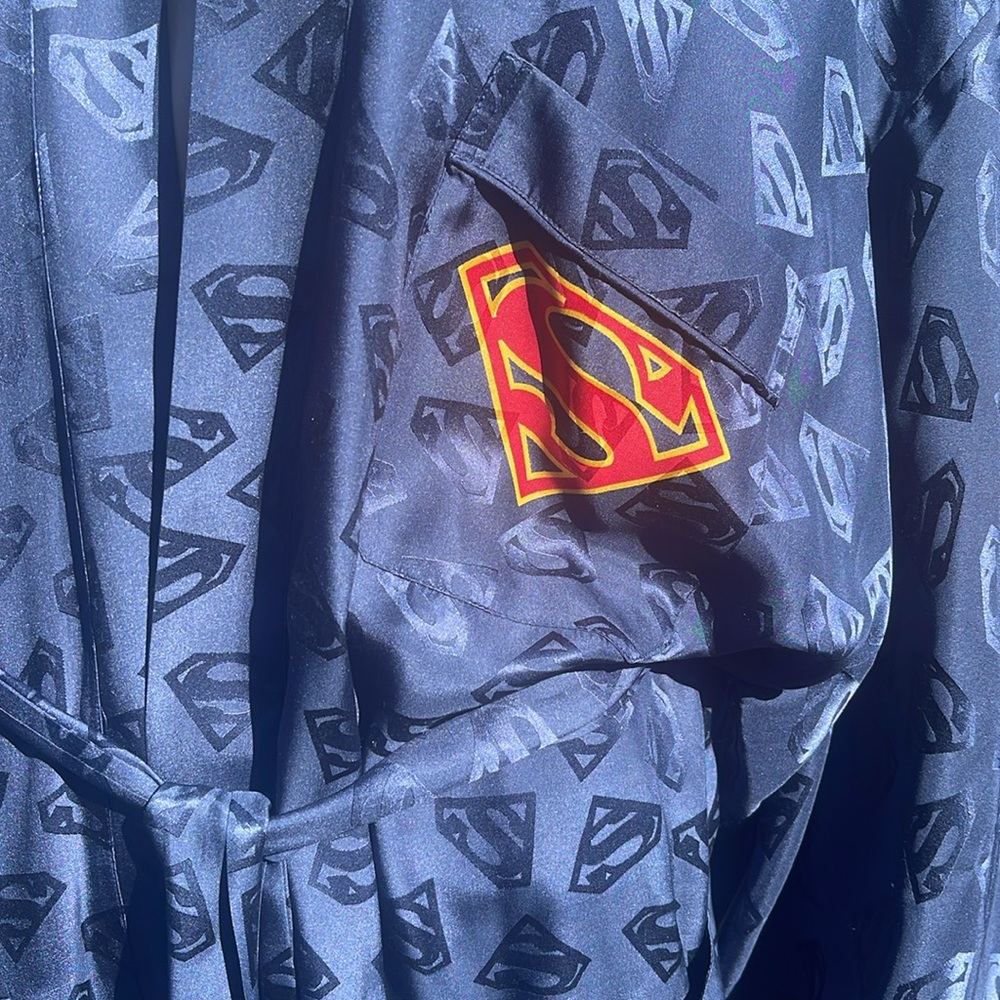Vintage 100% Silk Superman Navy Robe, 1999 DC Comics, One Size - Picture 2 of 9